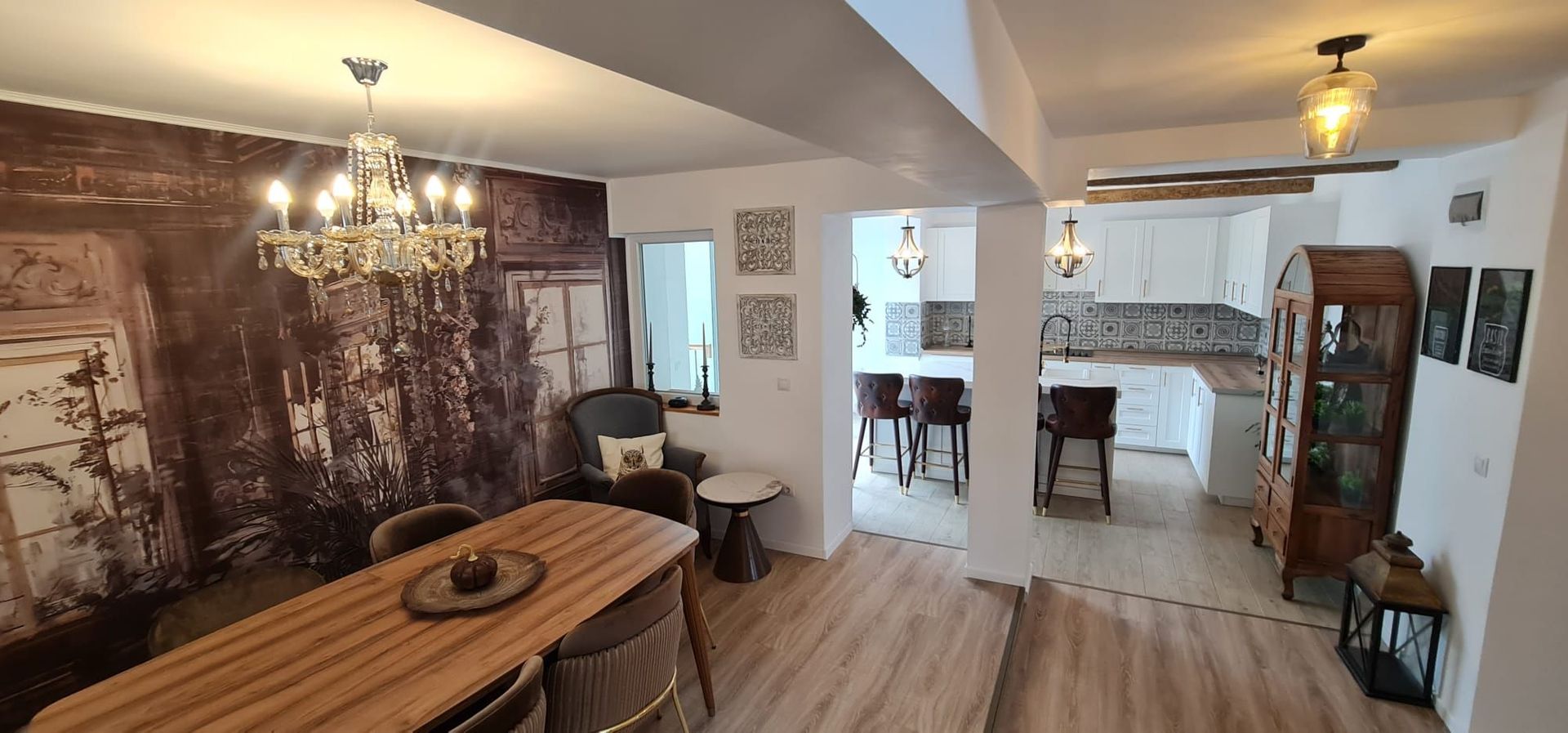 Vila spațioasă și elegantă de vânzare la intrarea în cartierul Turnișo - Poză 4