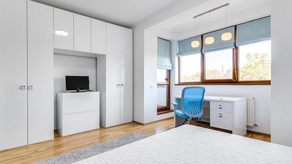 Inchiriere apartament 4 camere | Sisesti | Parcare subterana - Poză 6