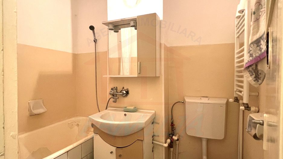 🏡 Apartament 2 camere, etaj 3, stradal – zonă excelentă Micro 40 - Poză 14