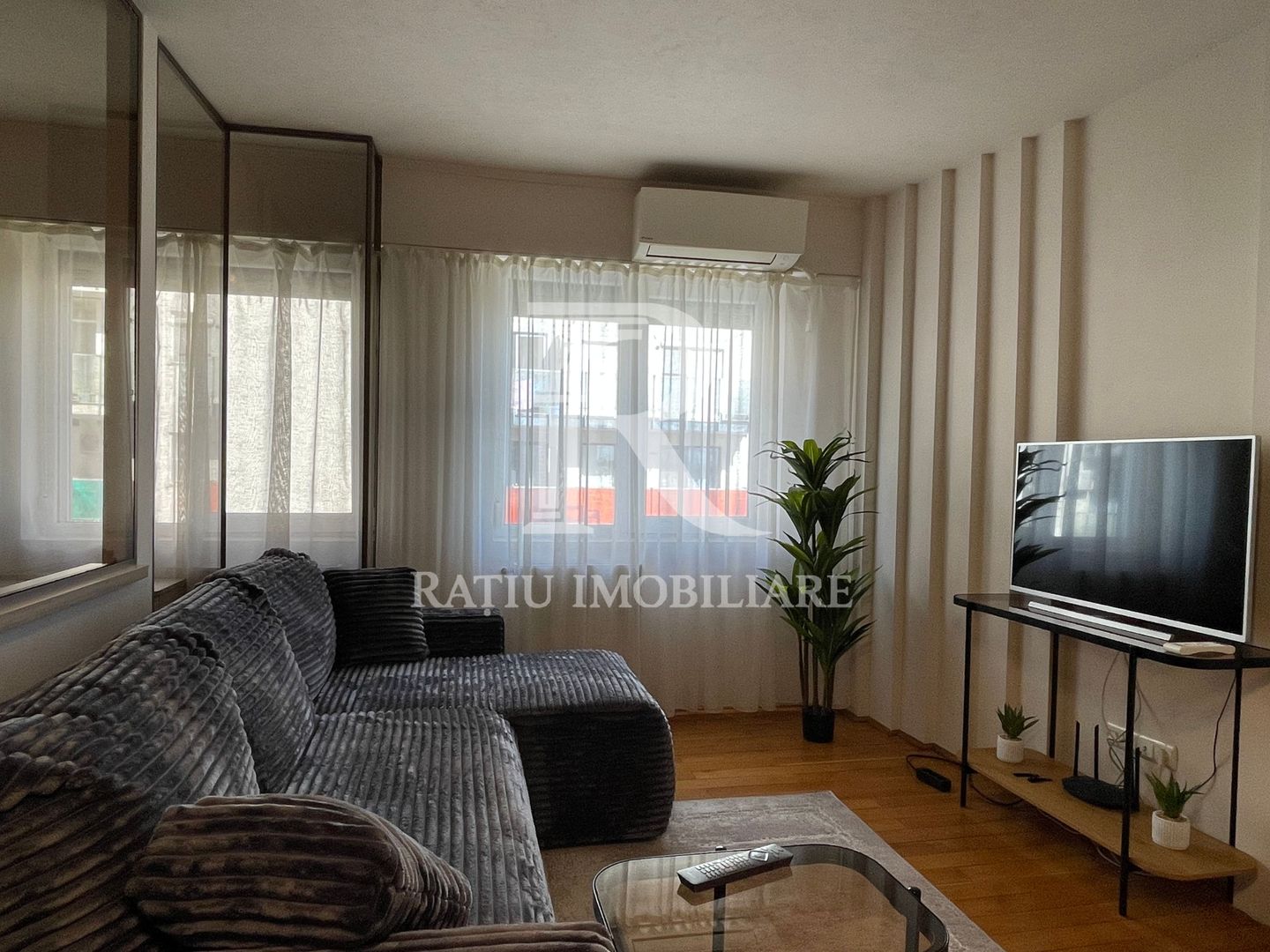 Apartament cu 3 camere | 2 Parcări Subterane | Nufărul | Oradea - Poză 3