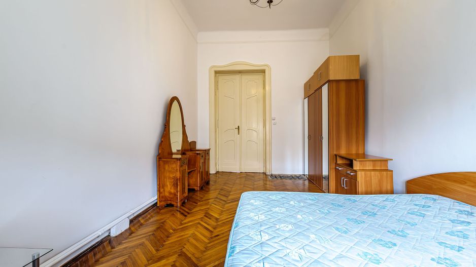 APARTAMENT CU O CAMERĂ ULTRACENTRAL - Poză 5