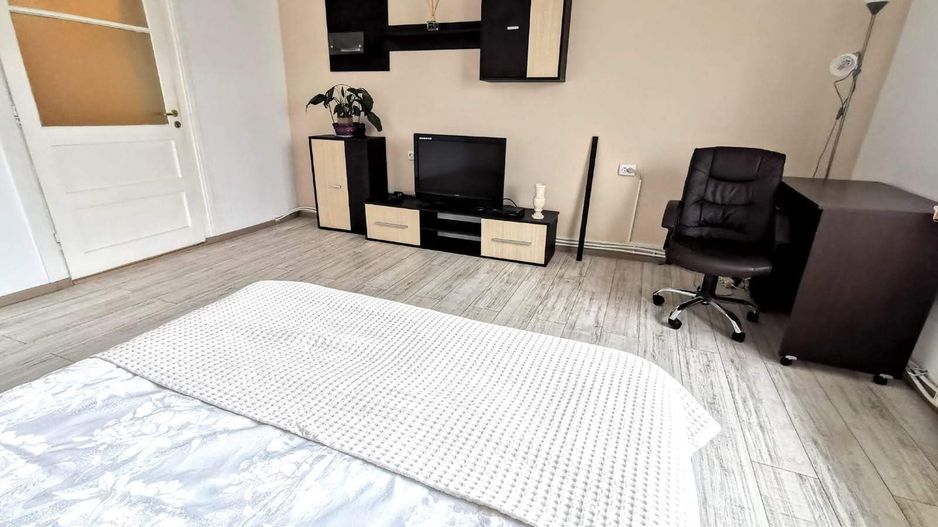 Casa cu 2 camere si curte - zona Mehala COMISION 0 % - Poză 2