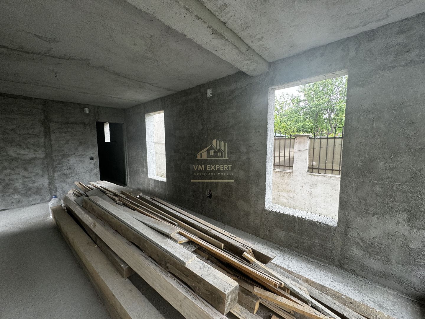 VILA 5 CAMERE, ZONA ULTRA CENTRALA, CAMPULUNG MUSCEL, TEREN 500 MP - Poză 5