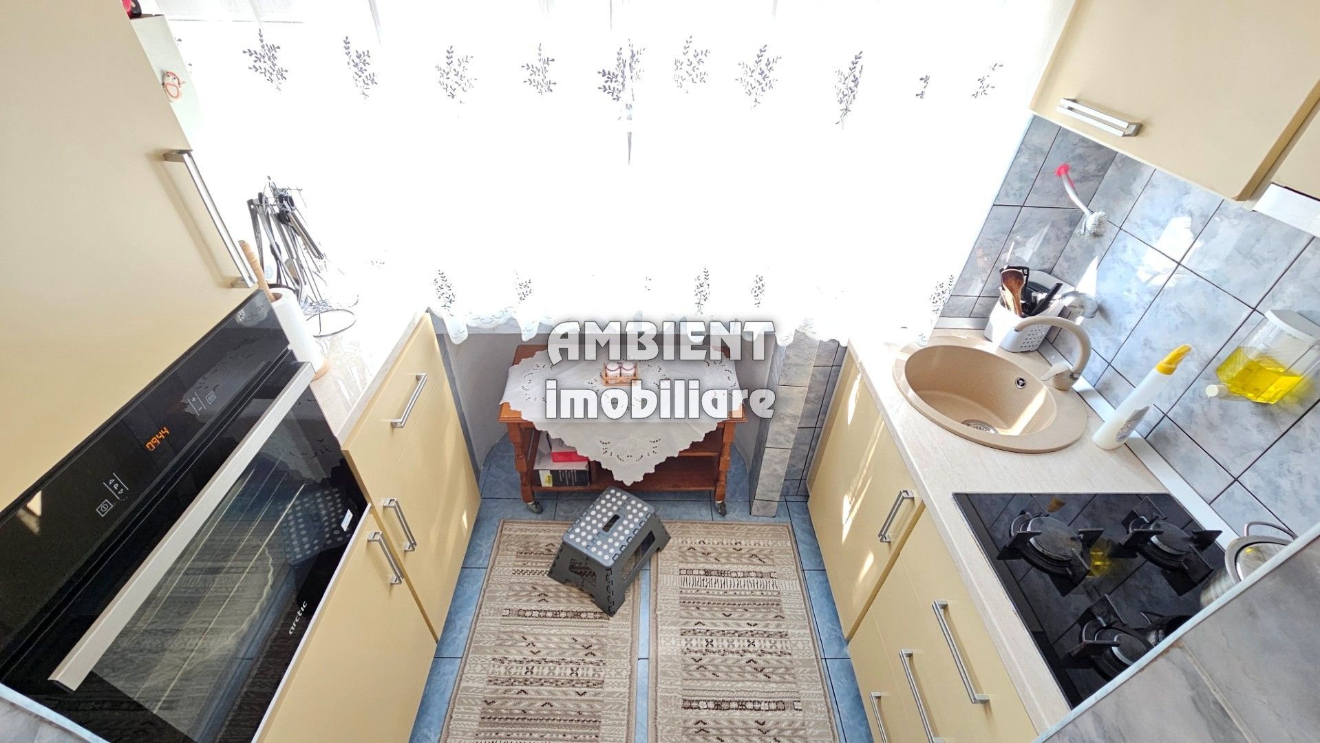 Apartament cu 2 camere, etaj 4, mobilat, zona CARTIER; - Poză 1