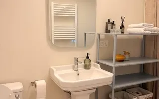 Rare Find | Apartament de Design în casă - Poză 12