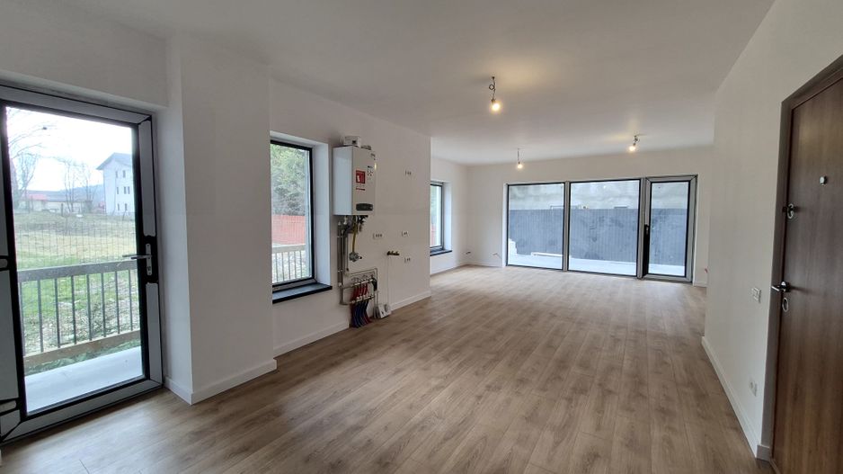 Apartament cu 2 camere 48,90 mp + 21,90 mp terasele + loc de parcare - Busteni - Poză 1