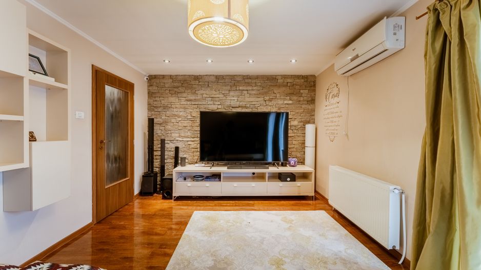 Apartament cu 3 camere în Alfa - Poză 1