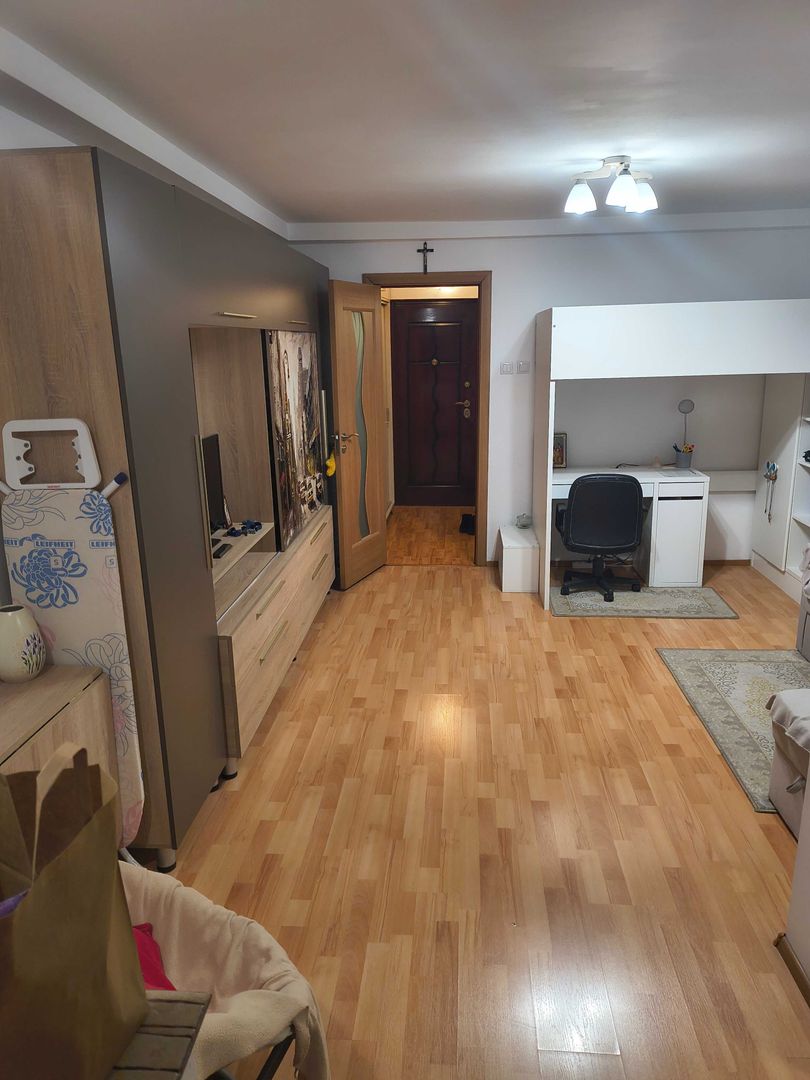 Garsonieră mobilată complet, bloc reabilitat, AC,  Titan, metrou aproape - Poză 4