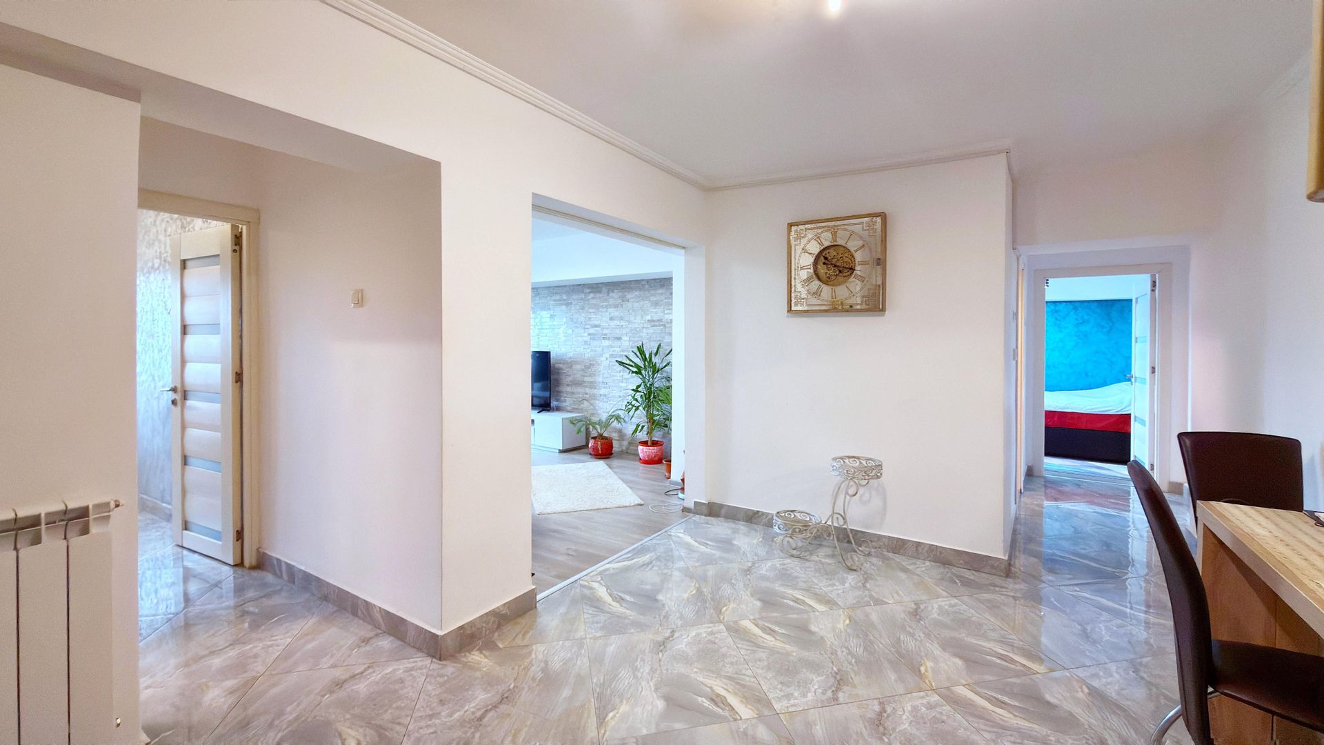 3 camere Alba Iulia et 3 vedere rond renovat complet lift Schindler - Poză 12