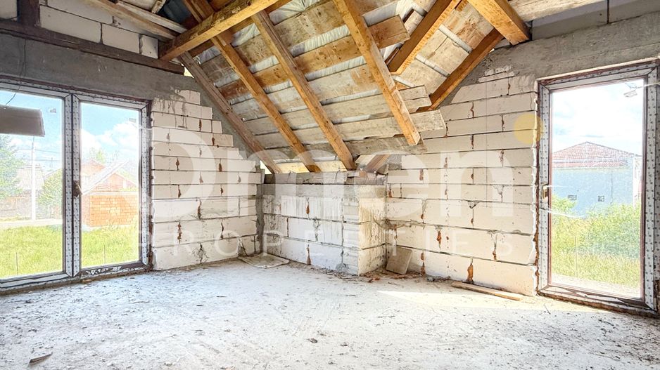 Casă cu potențial imens P+M, teren 7,91 ari, zonă liniștită, Ocna Șugatag. - Poză 12