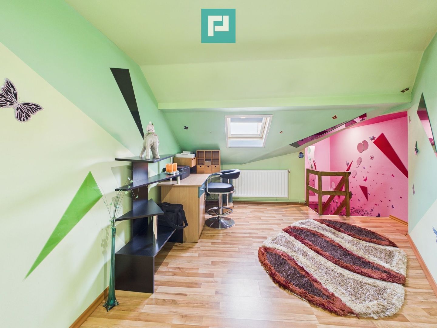 Casa cu potential multiplu in Curtici - Poză 12