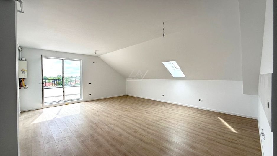 Bloc finalizat. Terasa 20 mp. 2 bai. Lift. 2 locuri de parcare. - Poză 1