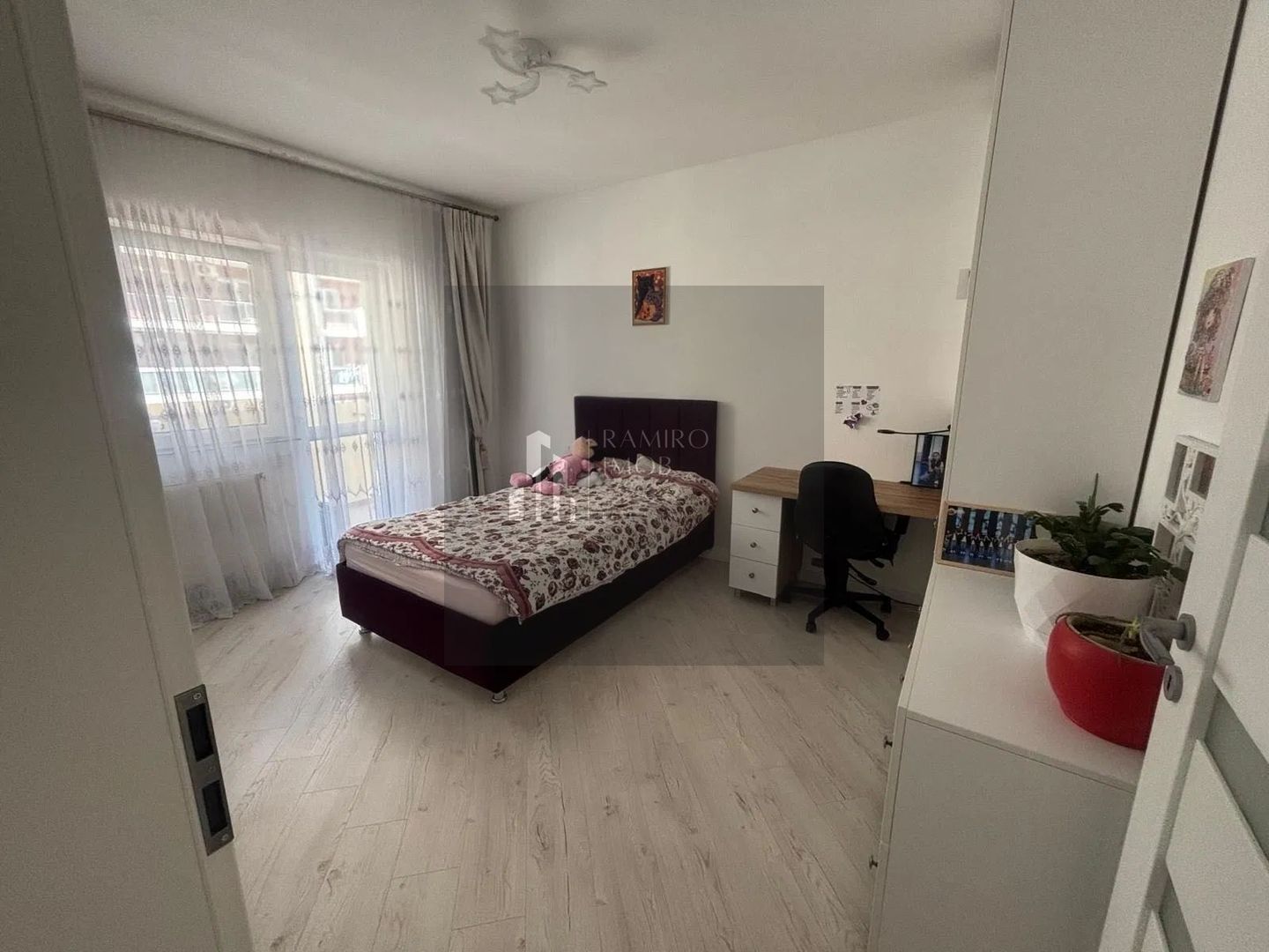Apartament 3 camere decomandat Grand Kristal Residence/loc parcare - Poză 4