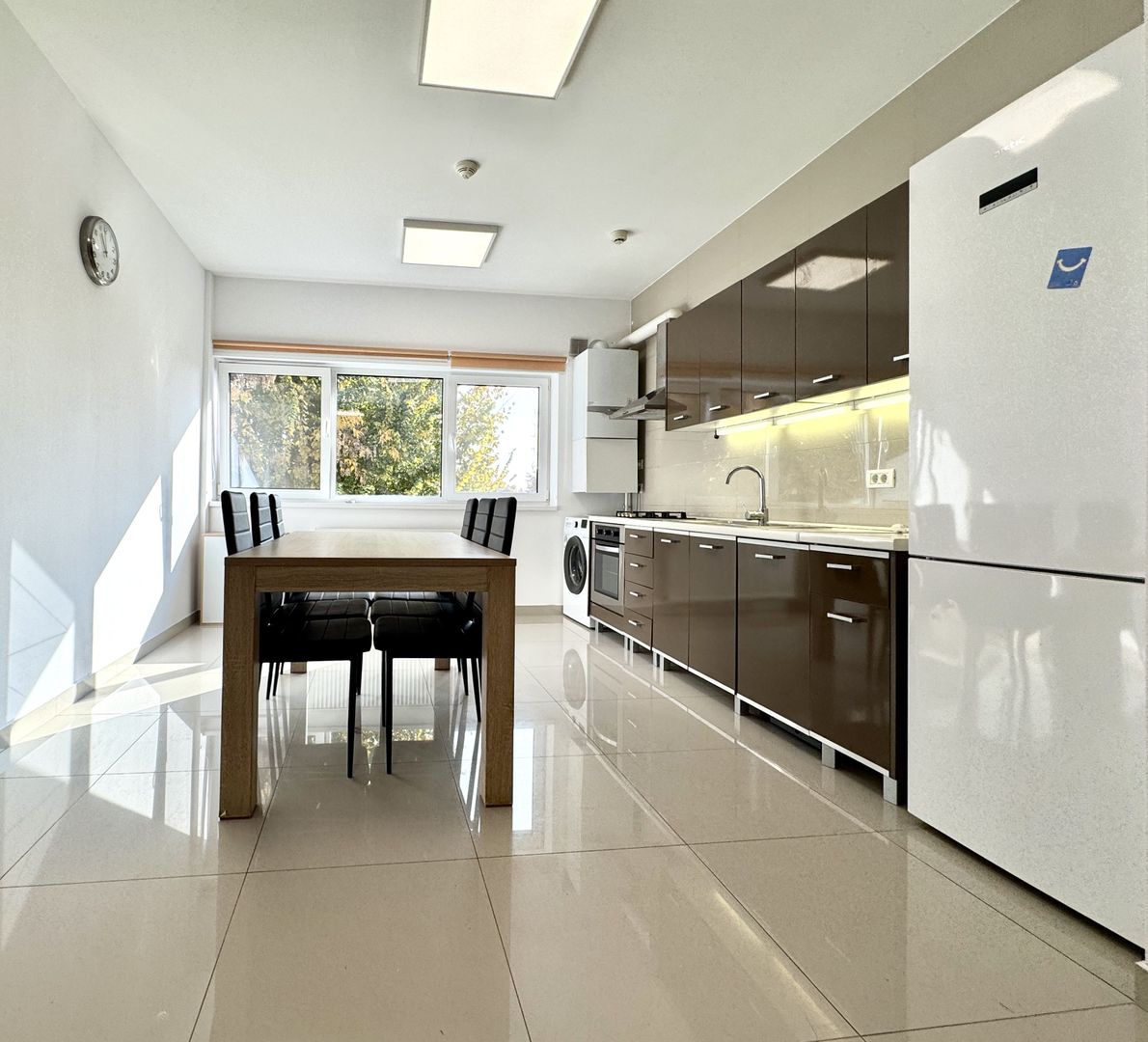 Apartament 4 dormitoare, luminos si spațios, lângă Parcul Copiilor - Poză 2