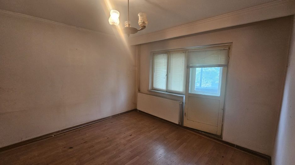 Apartament spațios 3 camere, 2 băi și 2 balcoane – Craiovei, Gh. Doja - Poză 12