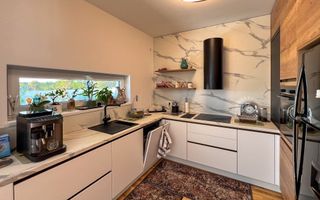 Vilă individuală elegantă, complet mobilată și utilată, lângă parcul și pădurea din Corbeanca - Poză 4