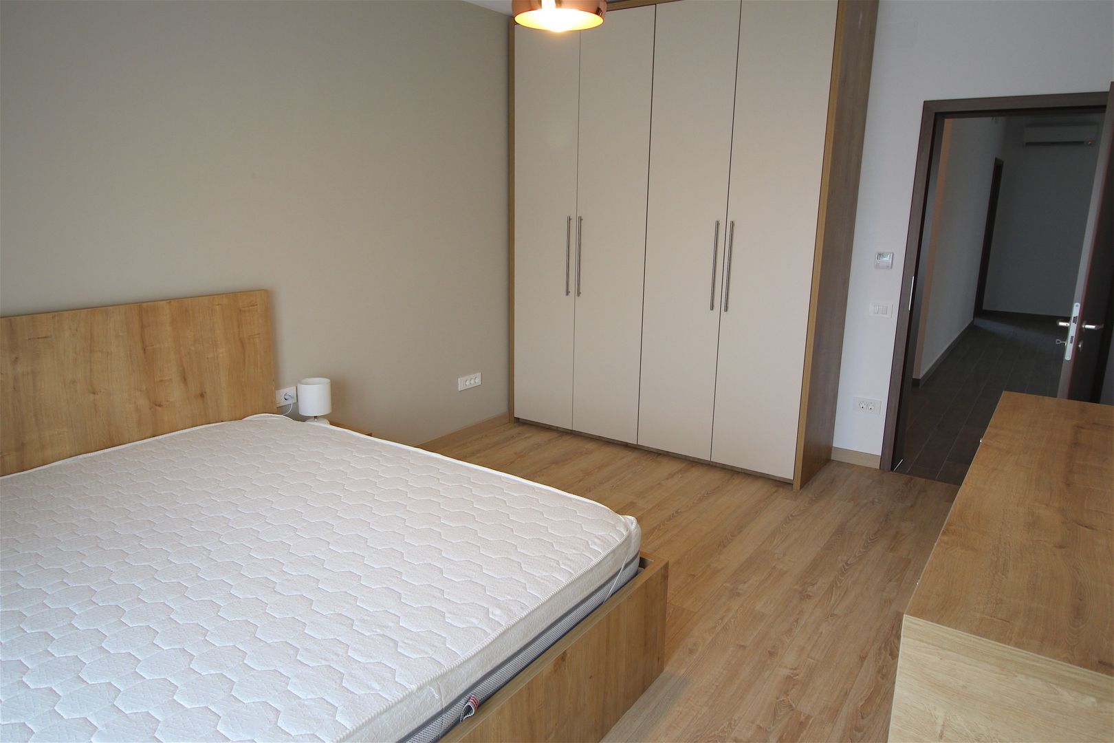 Apartament cu 3 camere de închiriat în zona Nord - Poză 15