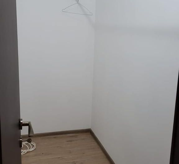 De Vanzare Apartament 3 camere in Vila Sebastian sect 5 - Poză 15