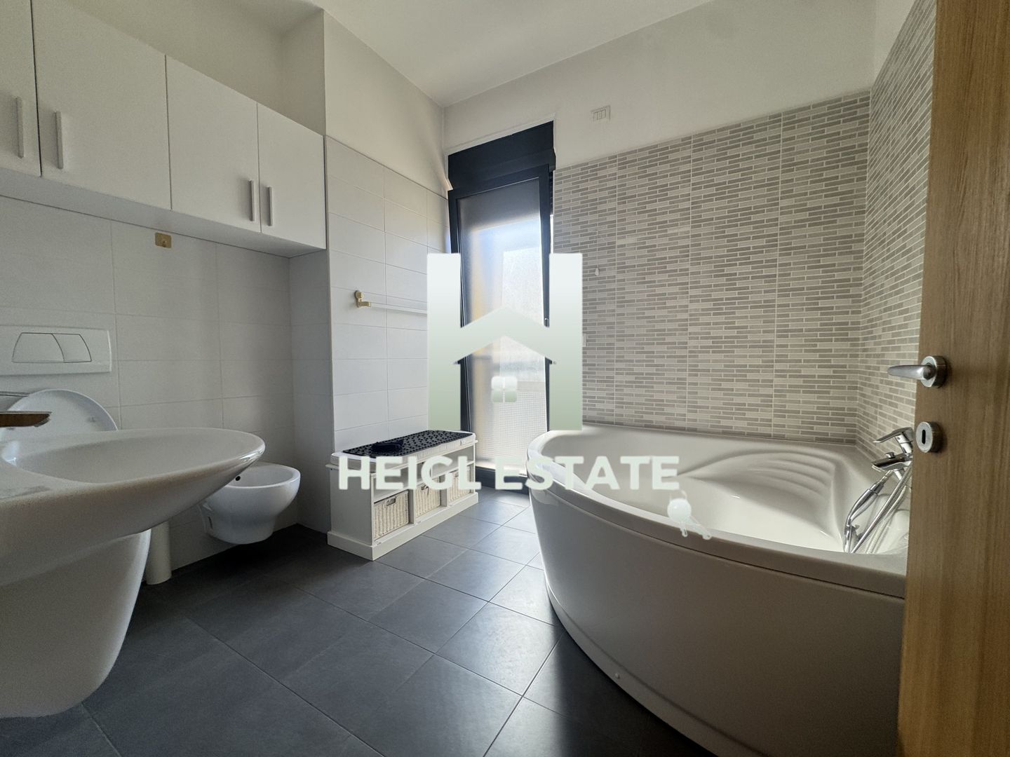 Apartament 3 Camere spațios, Intrare Dumbrăvița strada Barcelona - Poză 5