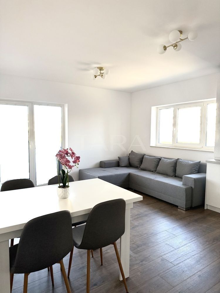 Apartament nou 3 camere, 2 băi, balcon și parcare inclusa. - Poză 2
