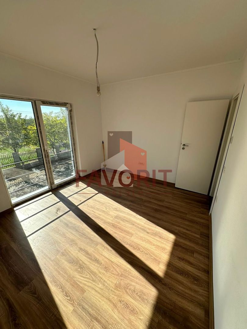 Duplex despartit prin camera tehnica | 4 camere | Toate utilitatile | - Poză 10