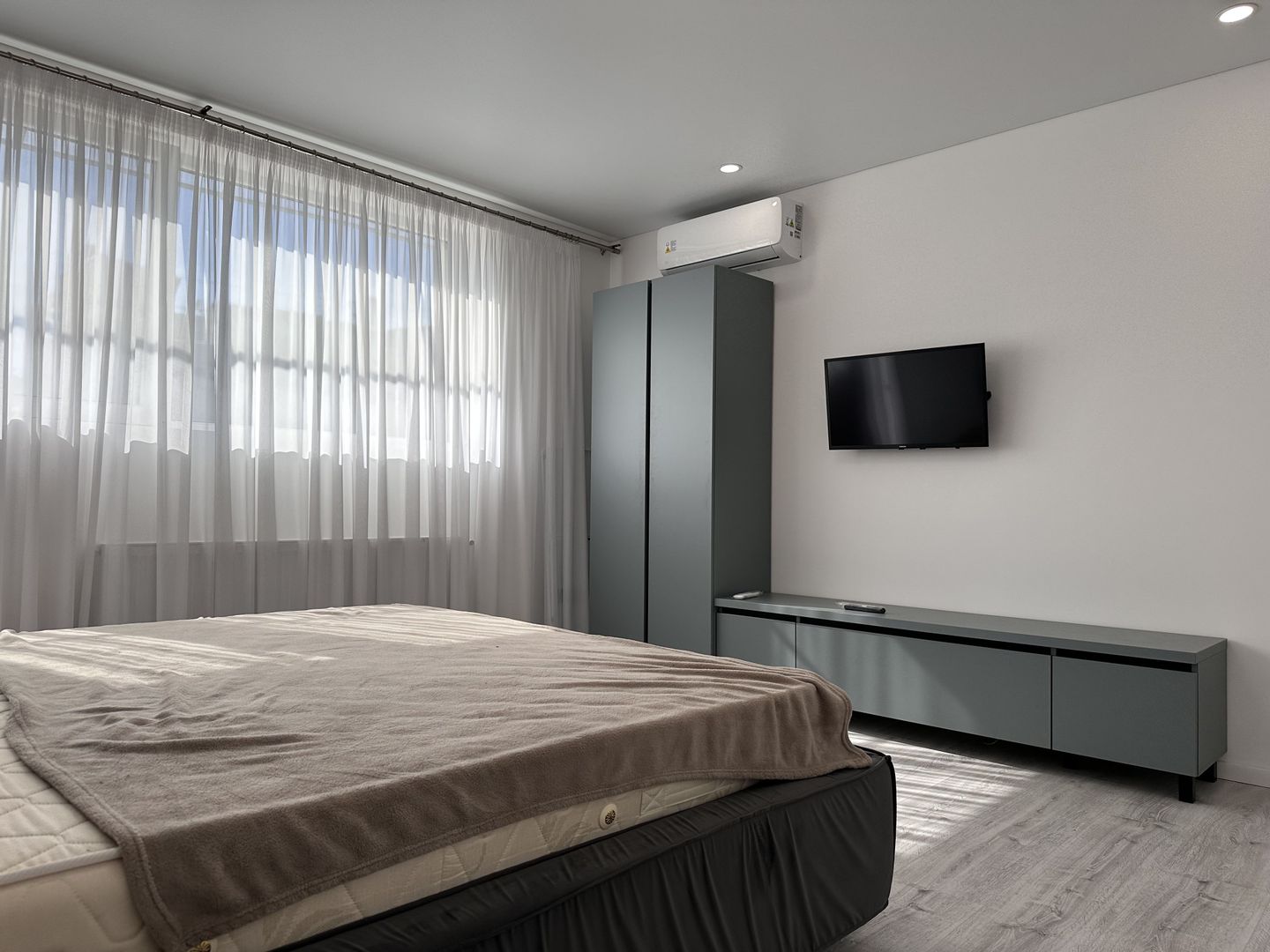 Garsoniera Nicolae Filipescu nr 50, complet renovata, centrala proprie - Poză 2