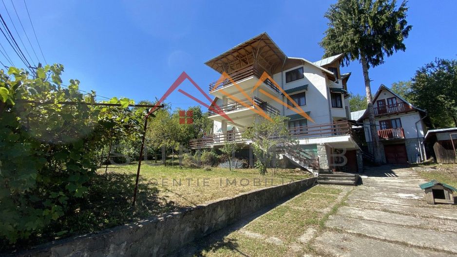 Vila de vanzare, teren 3100 mp, 7 camere, 6 grupuri sanitare, 3 CT, an 1997 - Poză 1