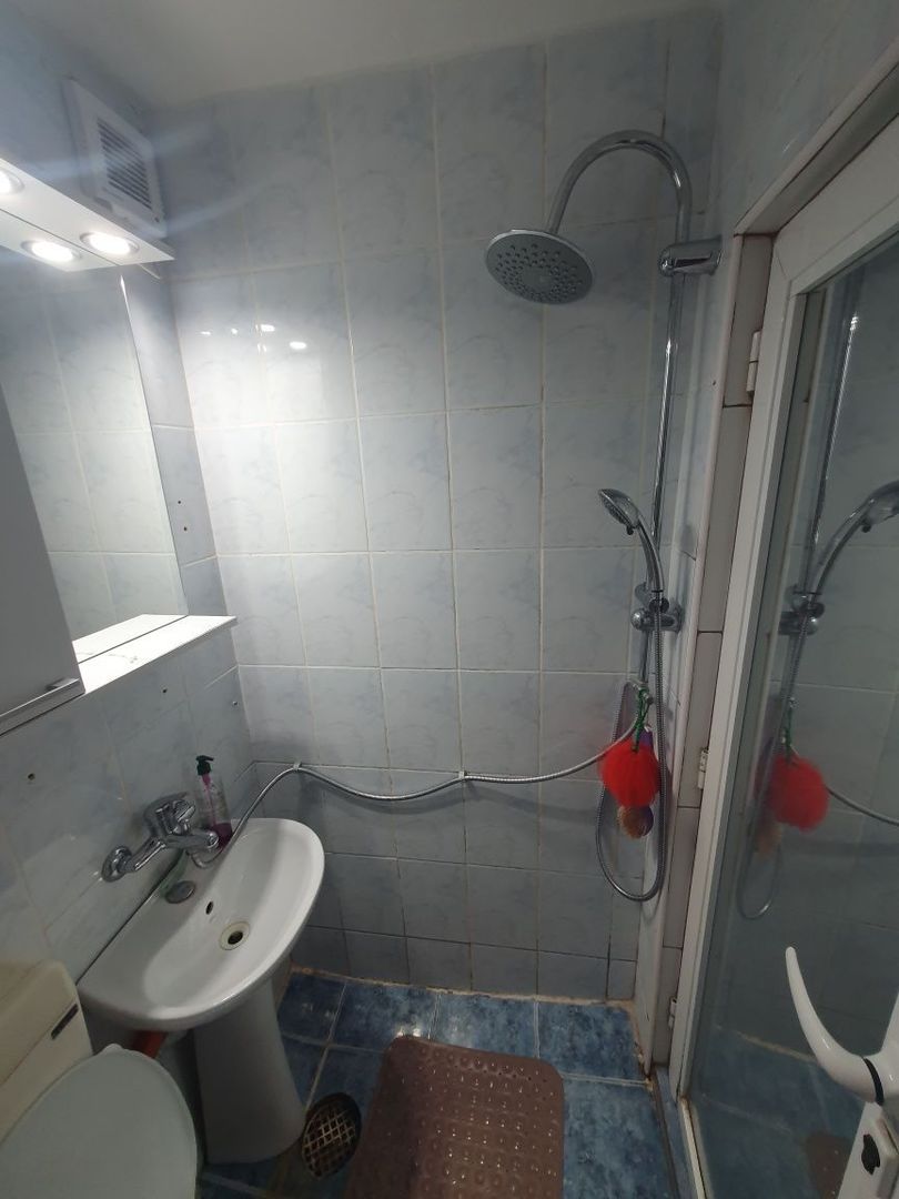 Proprietar inchiriez garsoniera rond alba iulia centru decebal - Poză 4