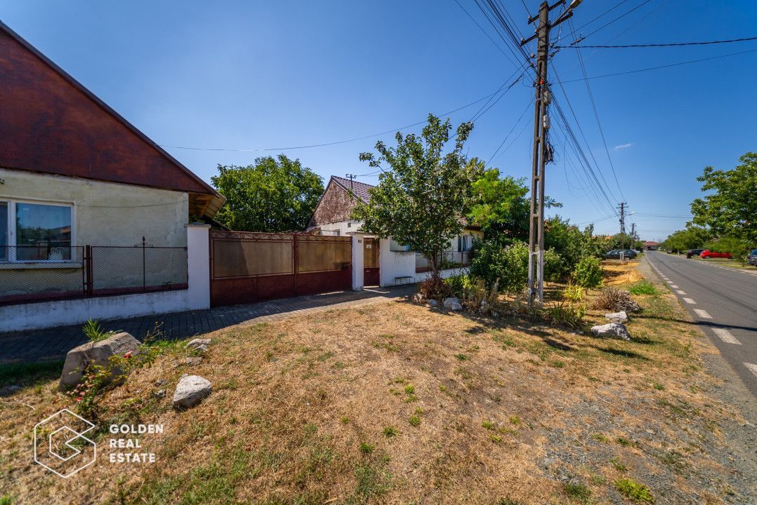 Casa în Curtici cu două corpuri de cladire, teren de 1080mp, comision 0 % - Poză 2