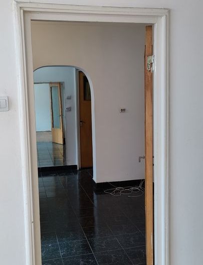Apartament decomandat 2 min. metrou 1 Decembrie – 53 mp, etaj 4/10 - Poză 2