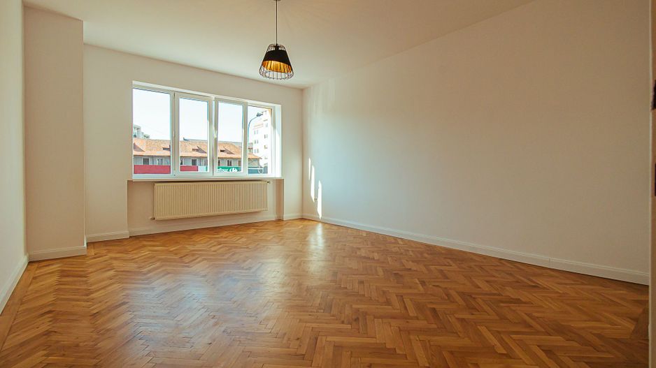 Exclusivitate - Zona Tribunalului , Sf. Constantin, spațiu stradal - Poză 7