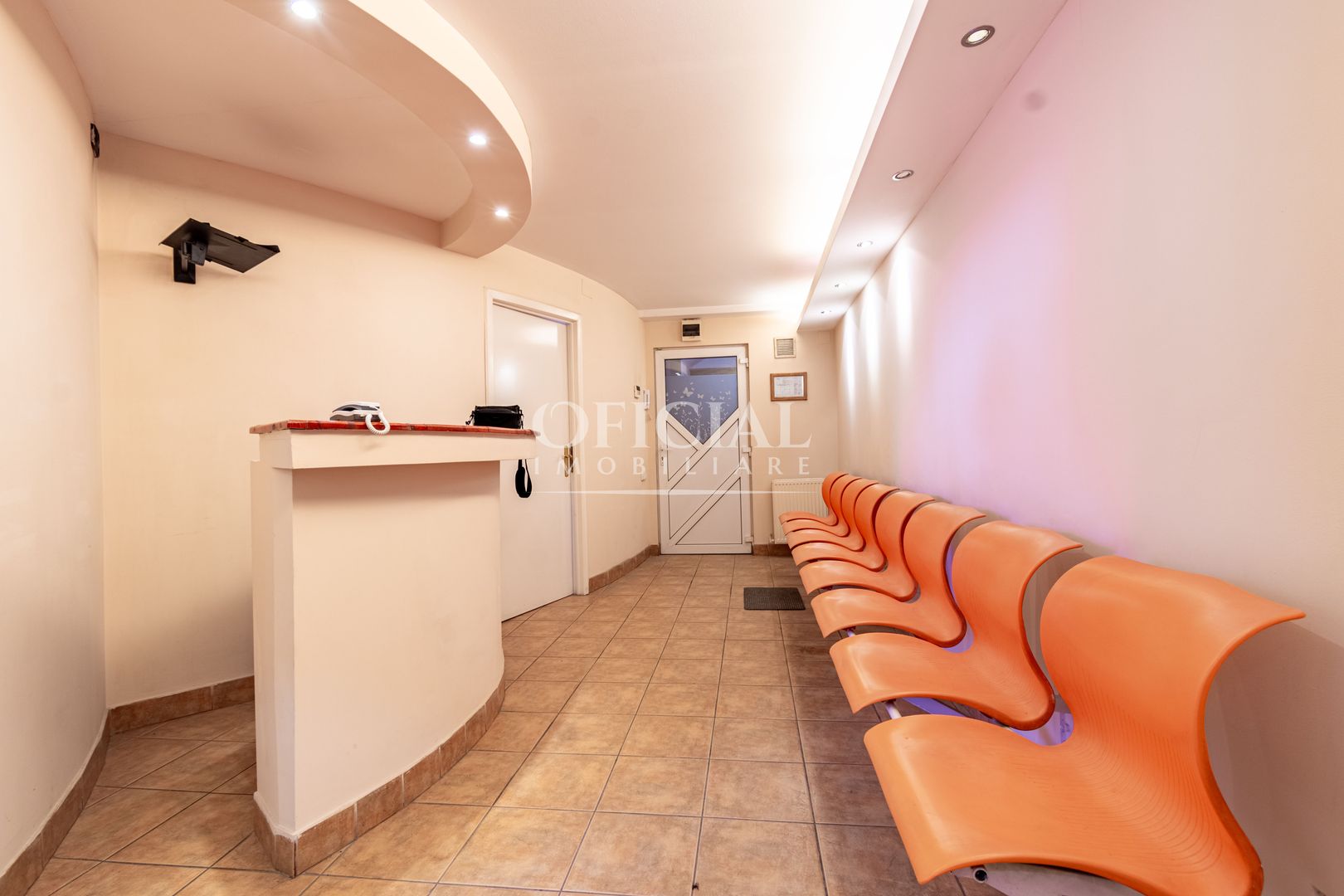 Spatiu Birouri | Salon | Asigurari | Parcare | Zona Pta. Mihai Viteazu - Poză 2