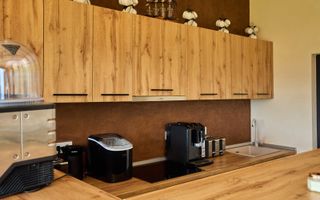 Afacere de vanzare, 2 cabane+sala de evenimente, la cheie, Apuseni! - Poză 9