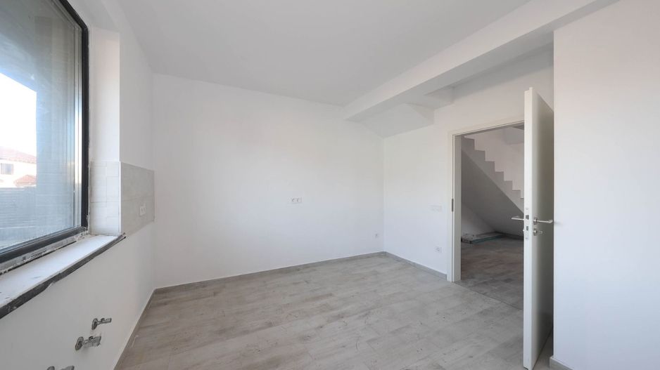 Casă Tip Duplex de Vânzare în Sânpetru | La Poalele Dealului Lempes - Poză 17