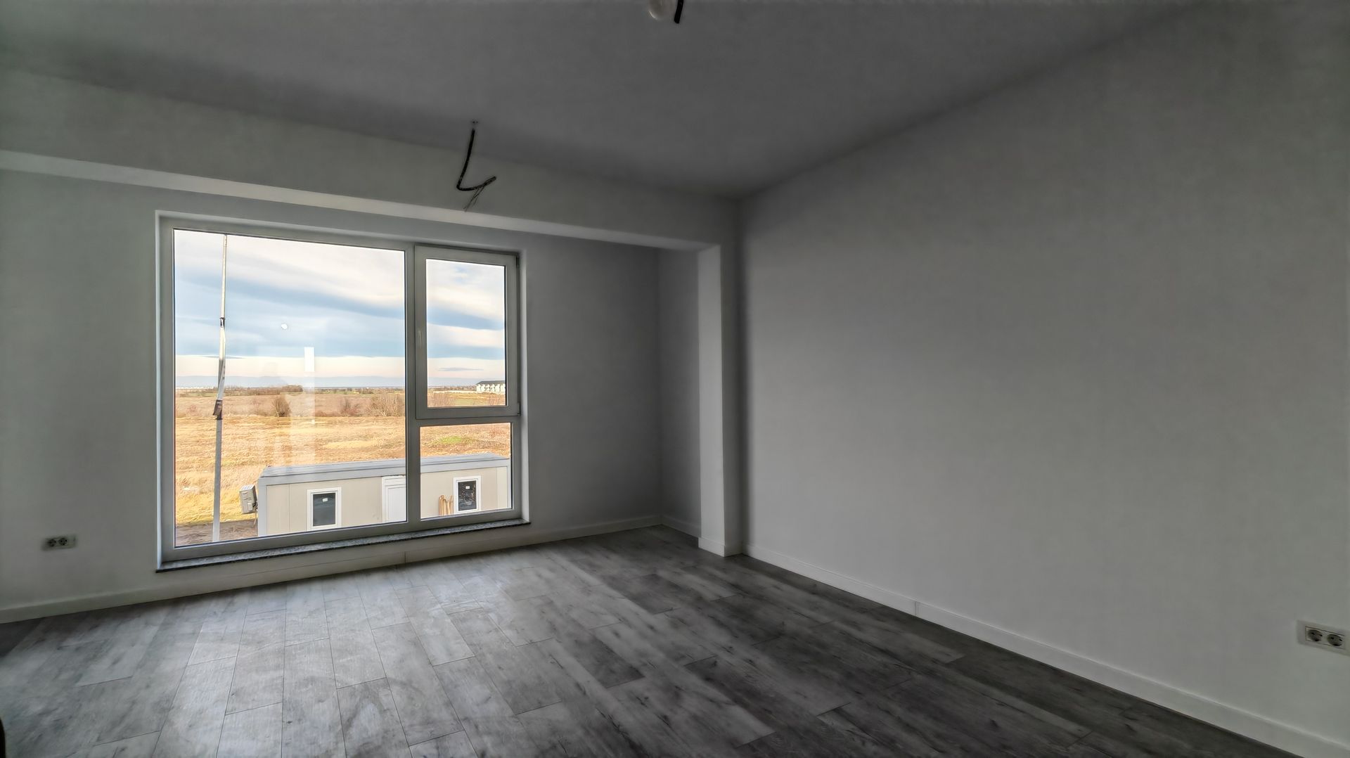 Apartament cu 2 camere de vânzare Tunari - Poză 9