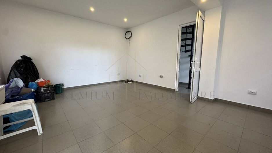 Spatiu comercial de vanzare in Onesti - Poză 1