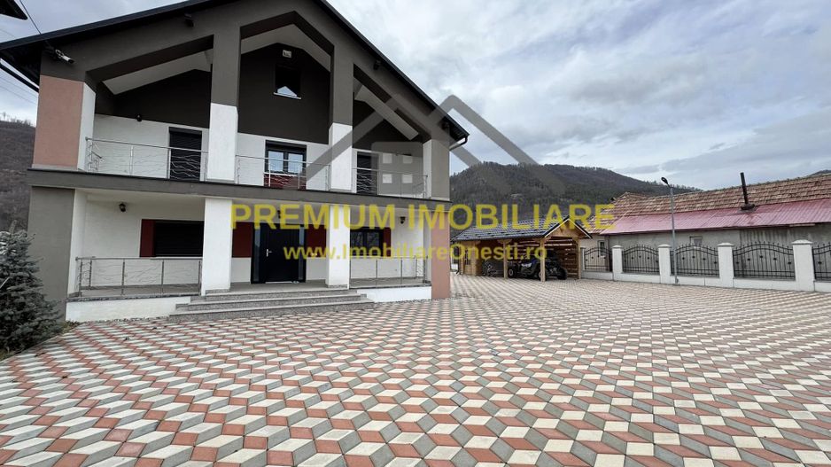 Vila la 13 km de Onesti - Poză 1