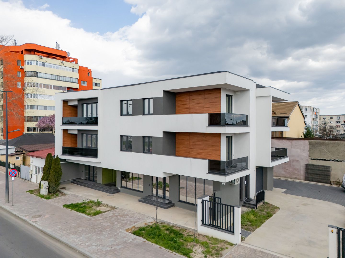 NOU! Spatii de birouri premium de inchiriat | Bdul 1 Mai | Parcare - Poză 19
