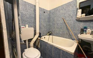 Garsoniera de vanzare, etaj intermediar, zona Republicii - Poză 4