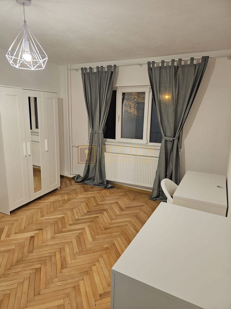 1 camera| Complexul Studentesc| renovat recent| apartament frumos} - Poză 1