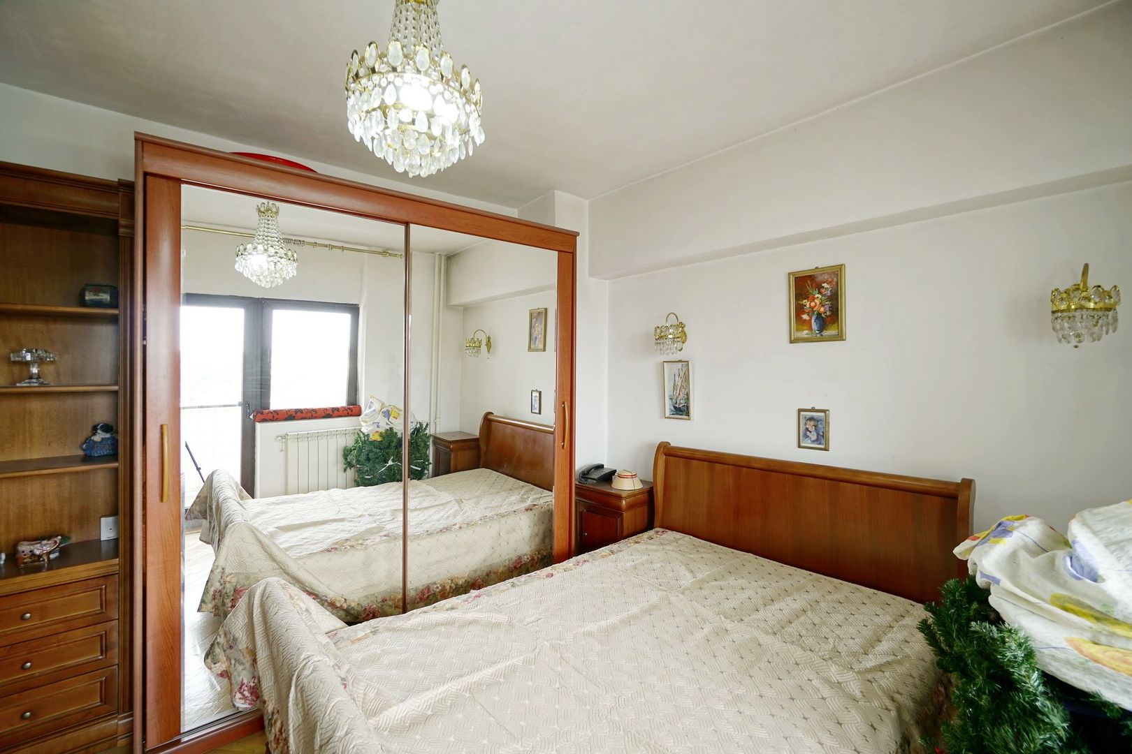 Apartament 5 camere in Piata Victoriei,bloc 1995 - Poză 9