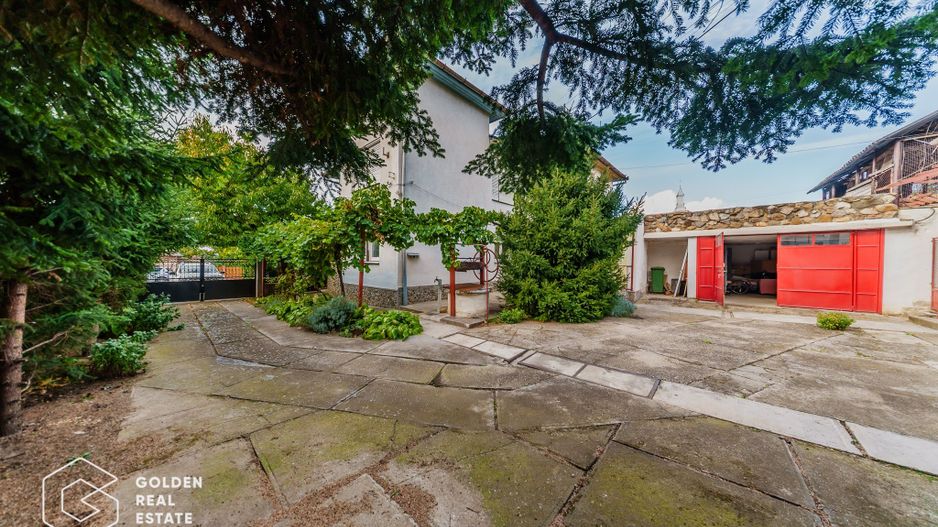 Vila superba, P+E,  Cuvin, 9 camere, 200 mp si teren 1300 mp plus anexa 3 camere - Poză 46