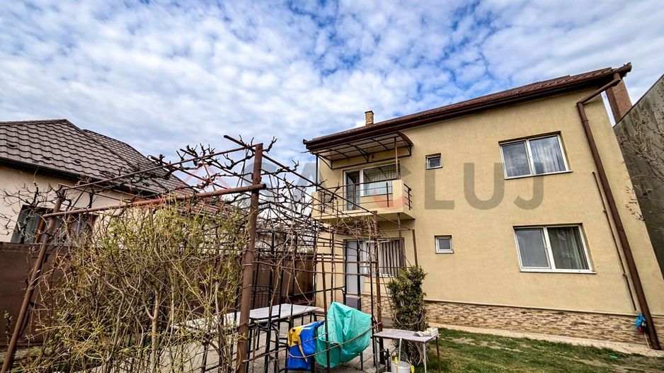 Curte generoasa - Casa Intretinuta - Zona Pod Ira - Poză 1
