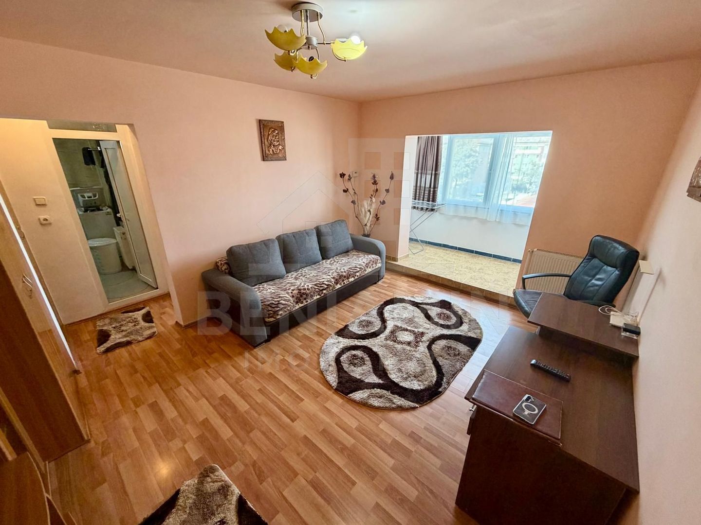 Apartament doua camere - centrala termica - Kaufland Craiovita etaj 3 - Poză 1