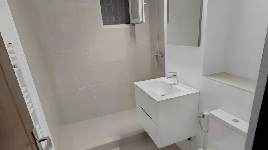 Apartament 2 camere, decomandat, Cetate, Mercur, renovat - Poză 4