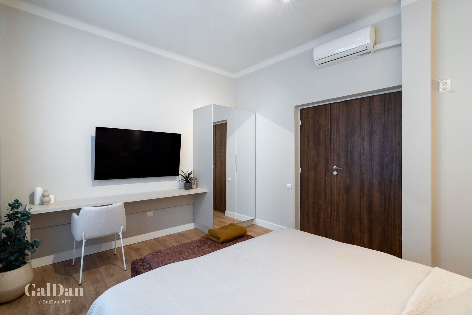 Apartament Premium cu 4 Camere | Ultracentral | GalDan Apartments - Poză 17