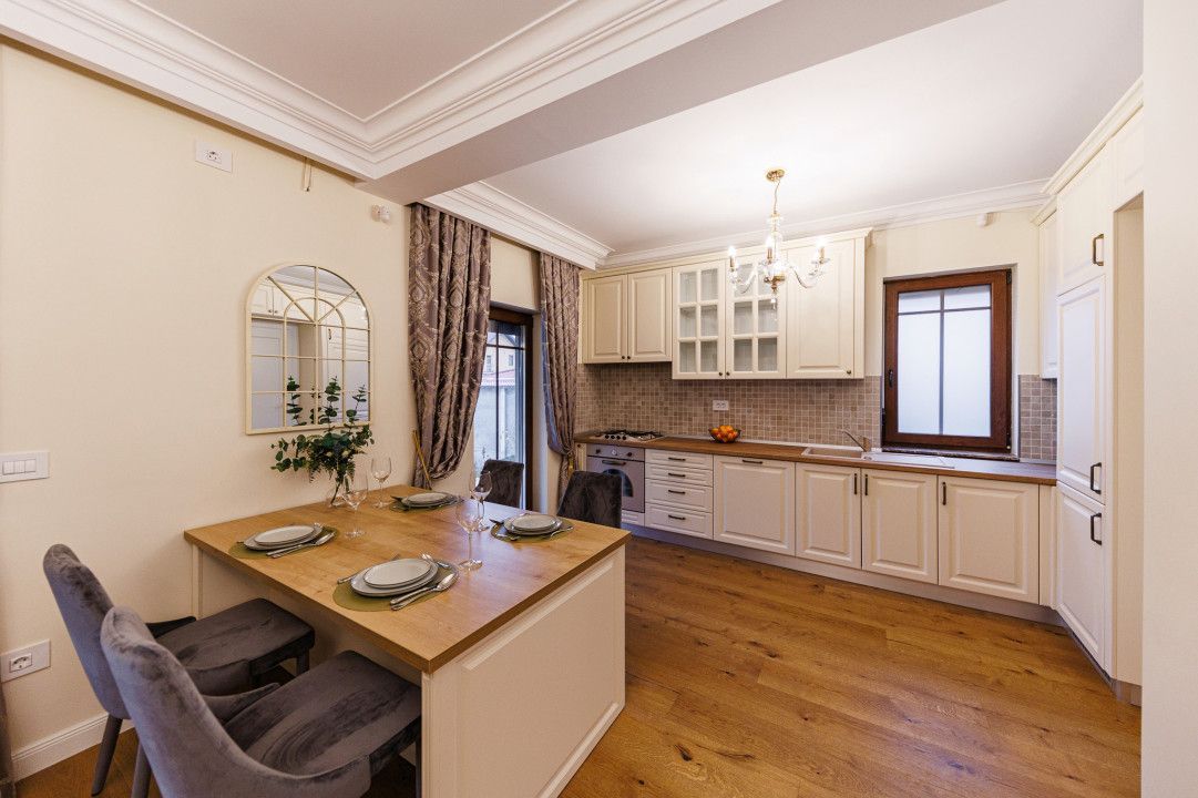 Casa de Lux cu Design Clasic și Piscină la limita dintre Timișoara și Dumbrăvița - Poză 5