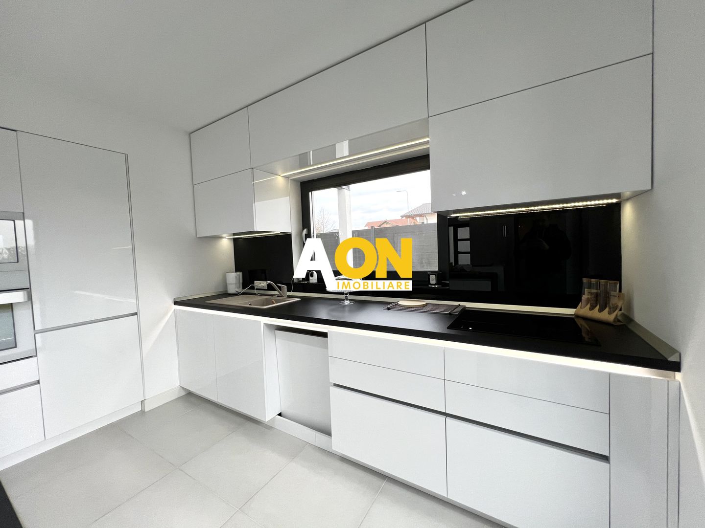 Casa individuala superfinisata, 3 camere, 2 bai,  500mp teren - Poză 21