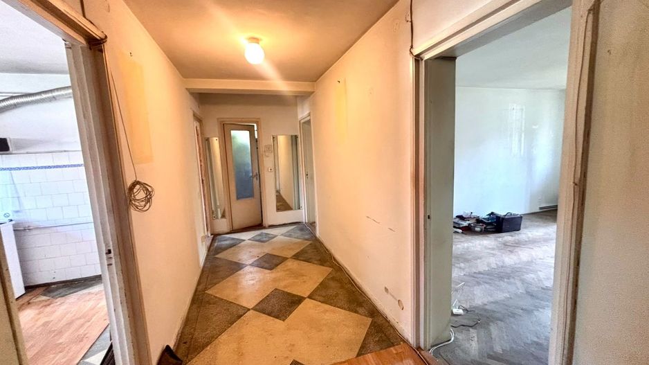 Apartament 3 camere central Ștrand cu garaj si boxa - Poză 17