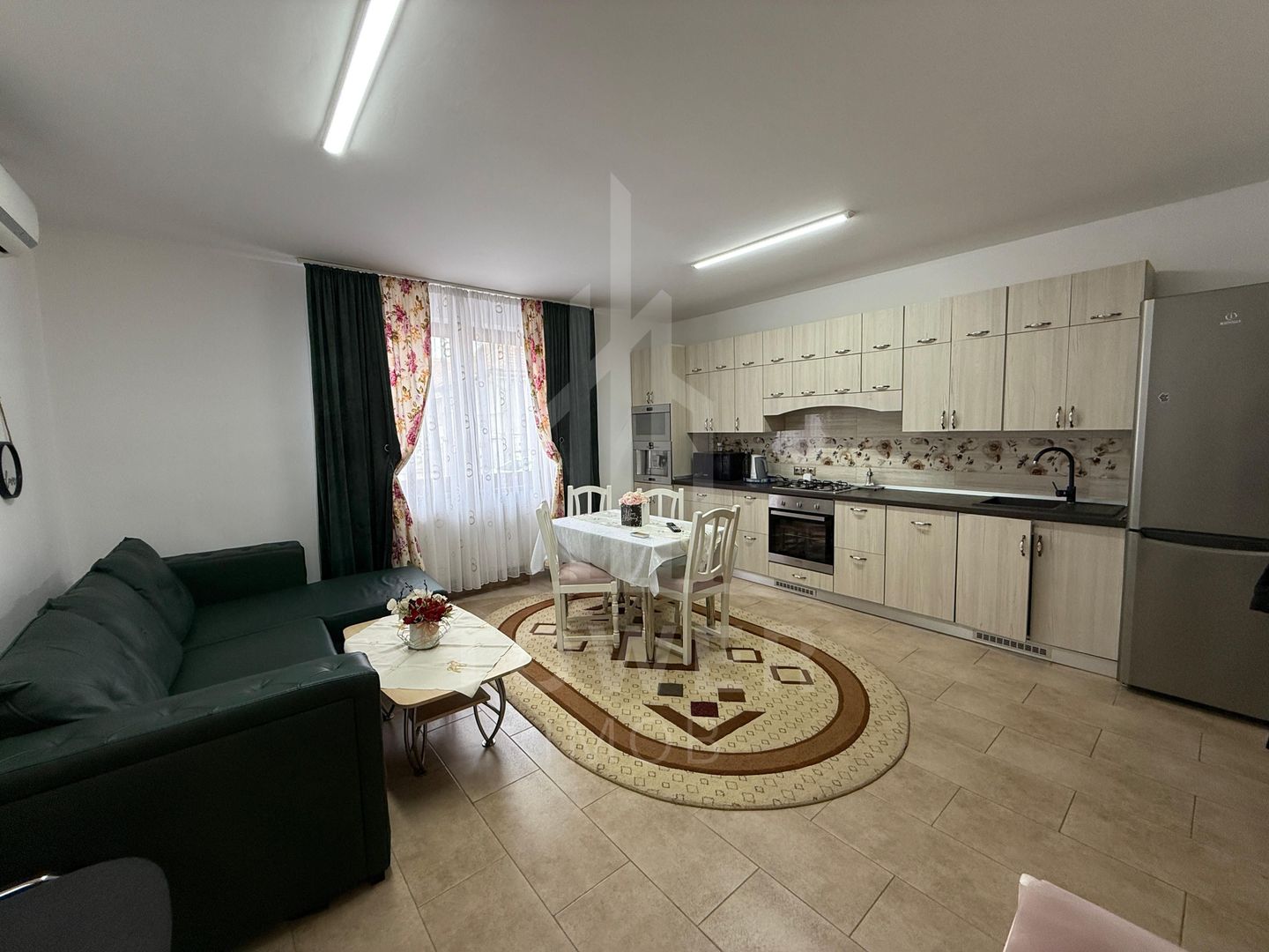 Super oportunitate! Vilă spațioasă pe 3 niveluri + casă separată - Poză 8